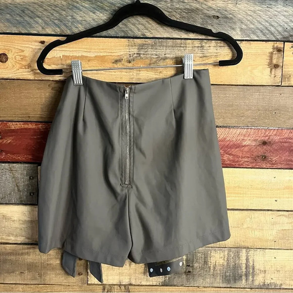 Fashion Nova Gray Studded Skort Size‎ Small - Picture 2 of 9